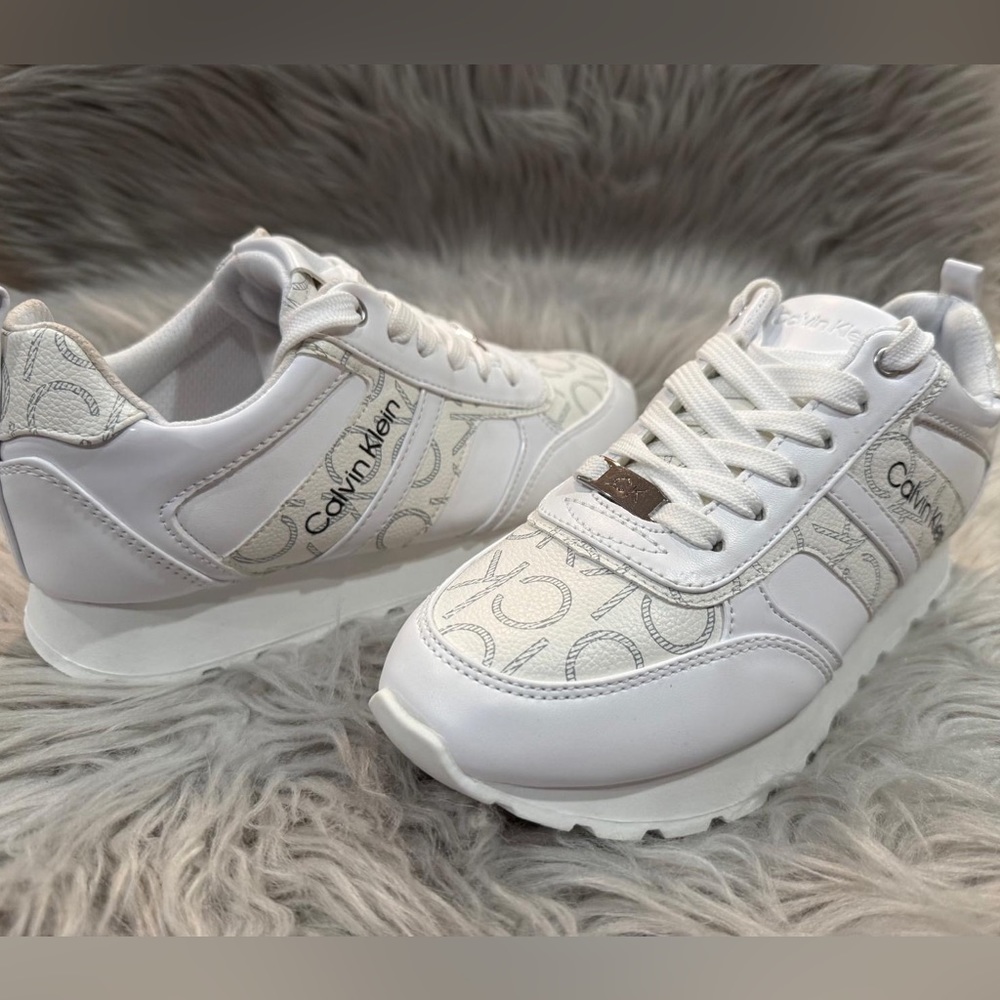 Calvin Klein Carlla Lace Up Sneaker (Women)